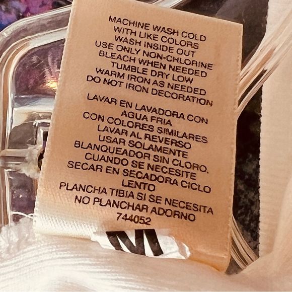 St. John’s Bay Size Medium Scoop Neck Long sleeve Top w/Rhinestones - Picture 6 of 6